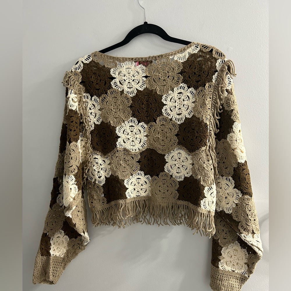 Pink lily LOST IN LOVE BROWN MULTI FLOWER CROCHET SWEATER - Picture 8 of 9